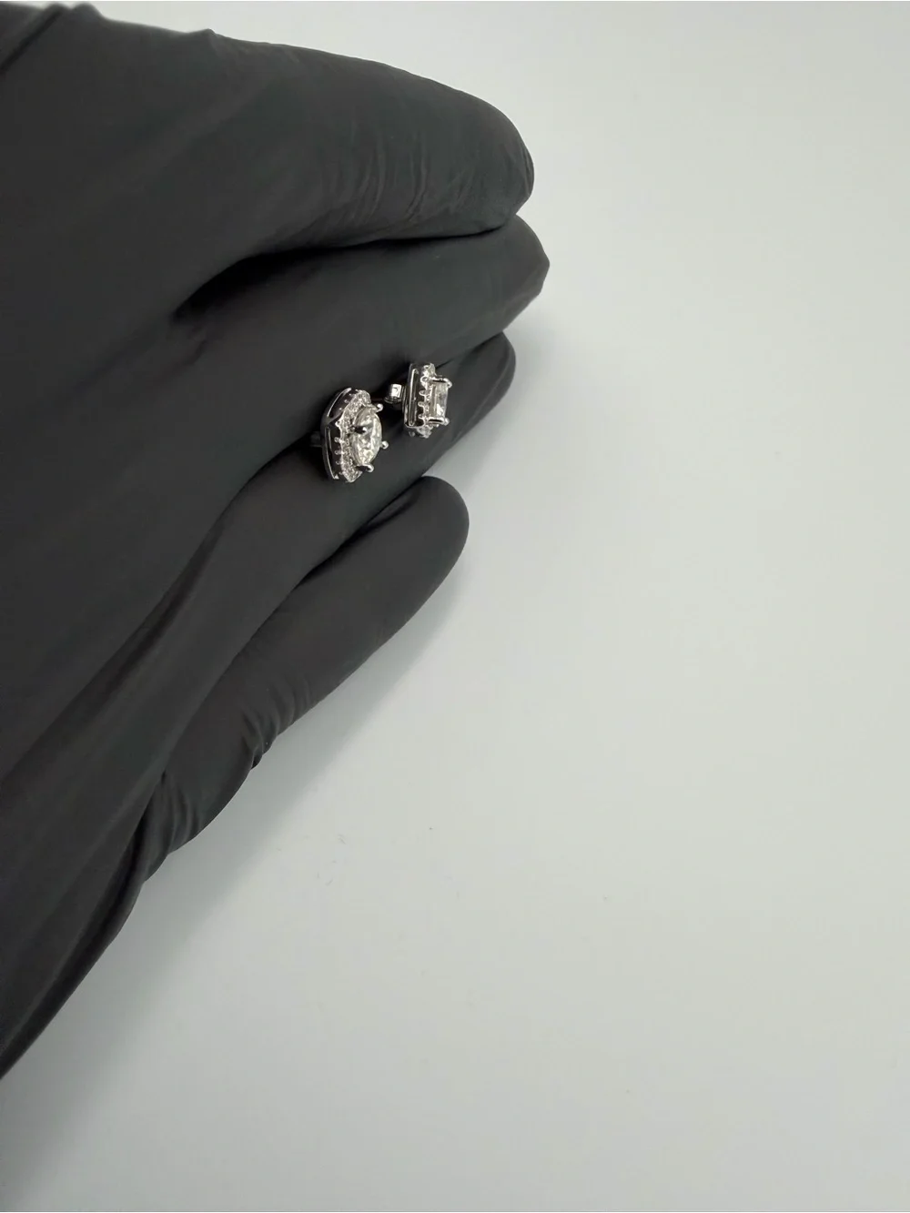 1.00 Ct Round Cut D VVS1 Lab Grown Diamond Stud Earrings In 925 Sterling Silver